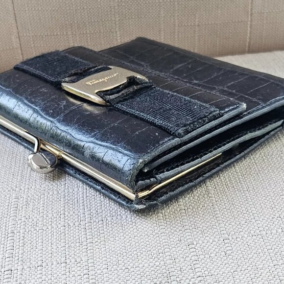 Salvatore Ferragamo Card Holder Black Trifold Wallet Embossed Leather Made Italy - Picture 3 of 12